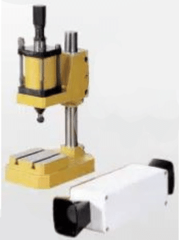 Machine de Marquage par Frappe Pneumatique - Performances optimales pour la gravure industrielle. Précision et rapidité assurées avec cette presse pneumatique. Idéale pour la traçabilité et la personnalisation de produits.