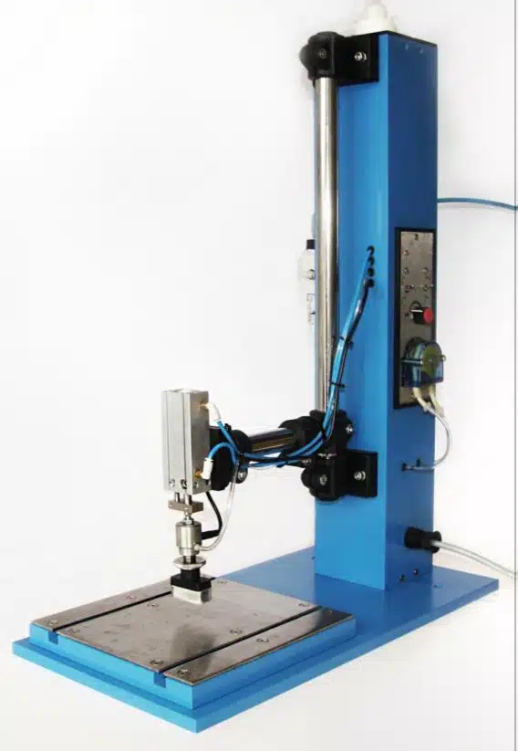 Potence - Solution de Levage Polyvalente pour des Opérations Efficaces