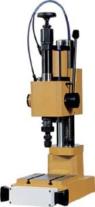 Machine de Marquage par Frappe Pneumatique S1B - Précision et Efficacité pour un Marquage Optimal.