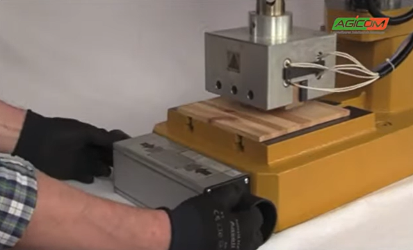marquage à chaud avec machine pneumatique