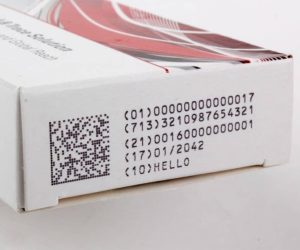 Numéro-de-série-et-code-Datamatrix-marqué-au-jet-dencre-sur-emballage-1